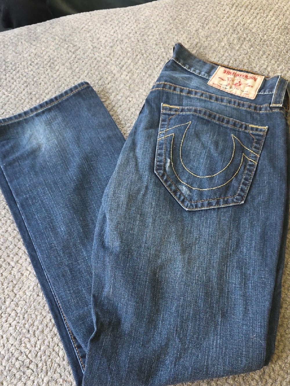True Religion Mens Straight Leg Jeans in Medium Blue Wash